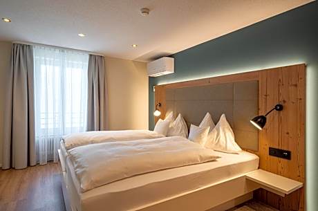 Junior Suite with Lake View