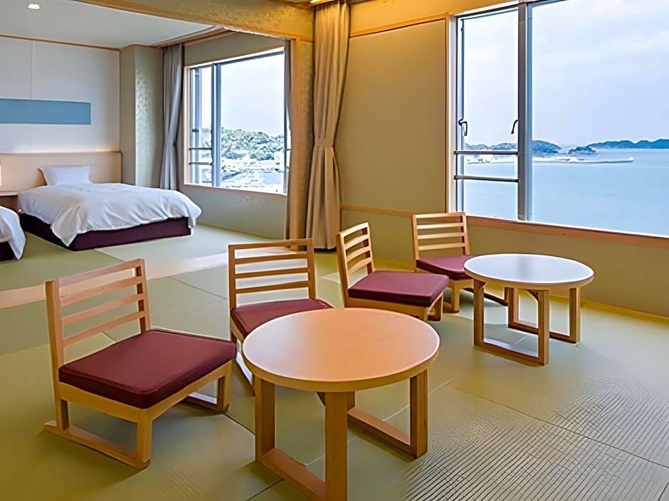 Toba Seaside Hotel