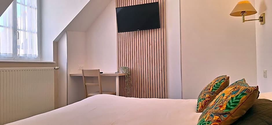 Brit Hotel le Cygne