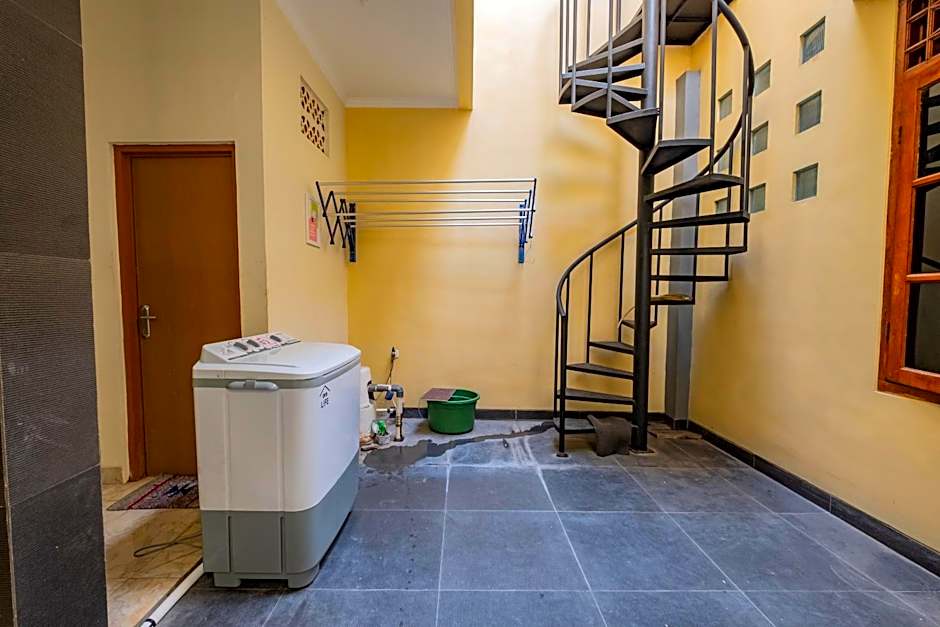 OYO Life 2216 Griya Jakasetia