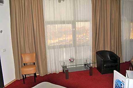 Double or Twin Room with Private Bathroom