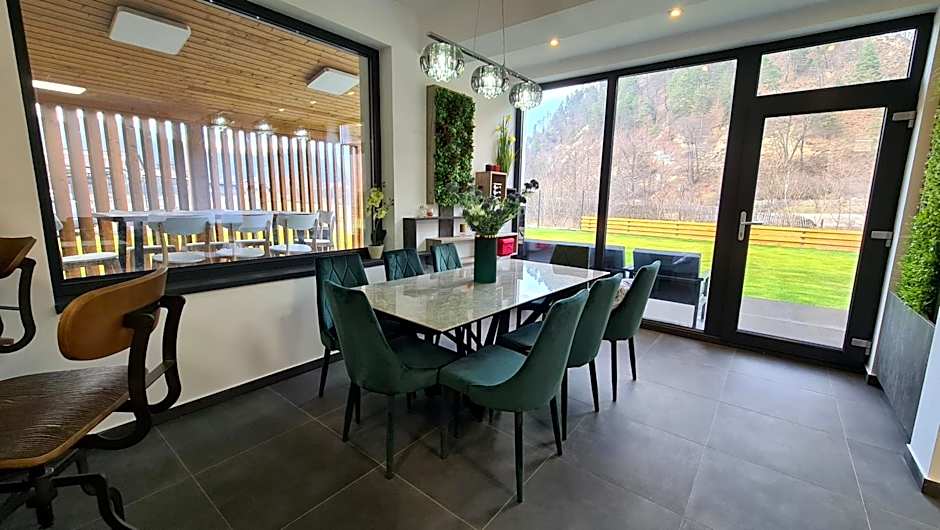 Complex Lunlo Village