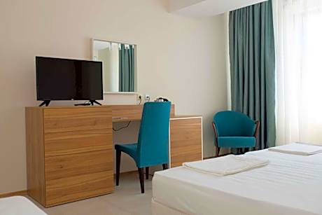 Triple Room with Sea View