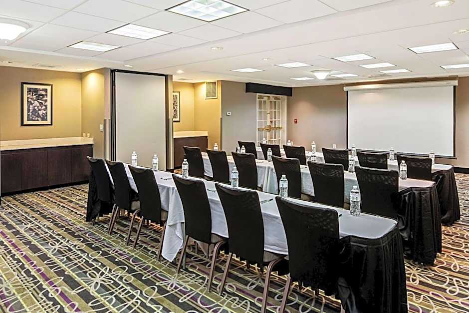 La Quinta Inn & Suites by Wyndham Macon
