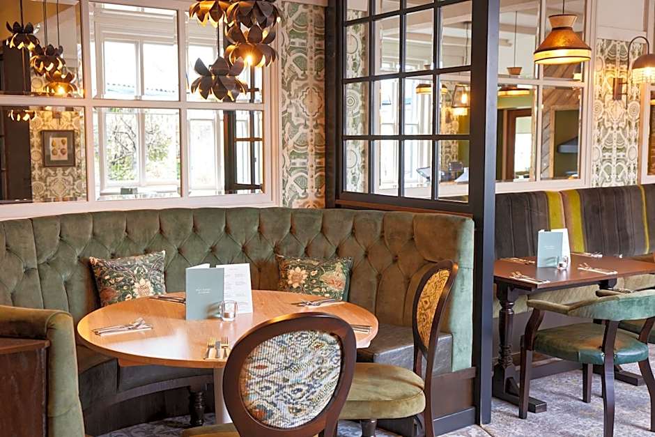 The Kings Head Wroxham by Greene King Inns