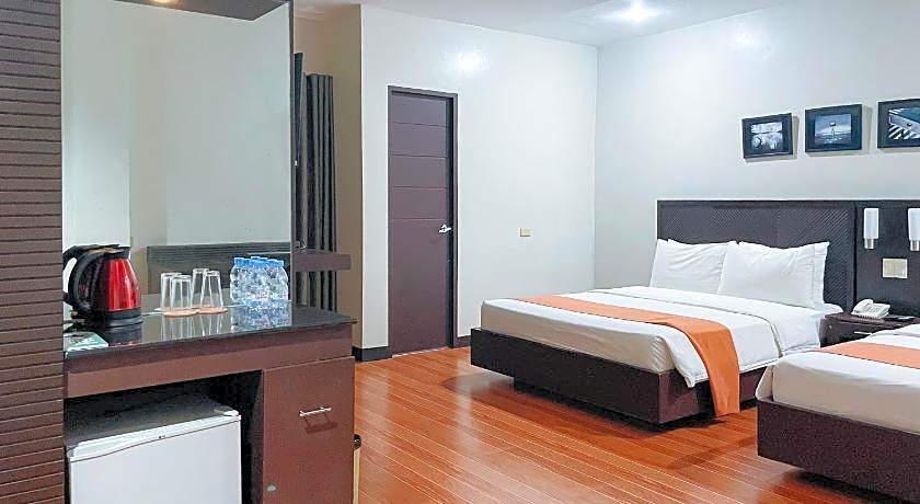 RedDoorz Plus @ Hotel Esse