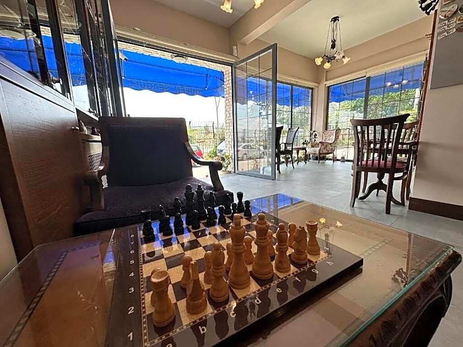 Queen Seagull Boutique Hotel