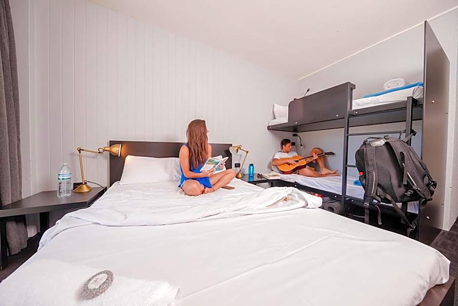 Bunk Surfers Paradise 18-35 Backpacker Hostel