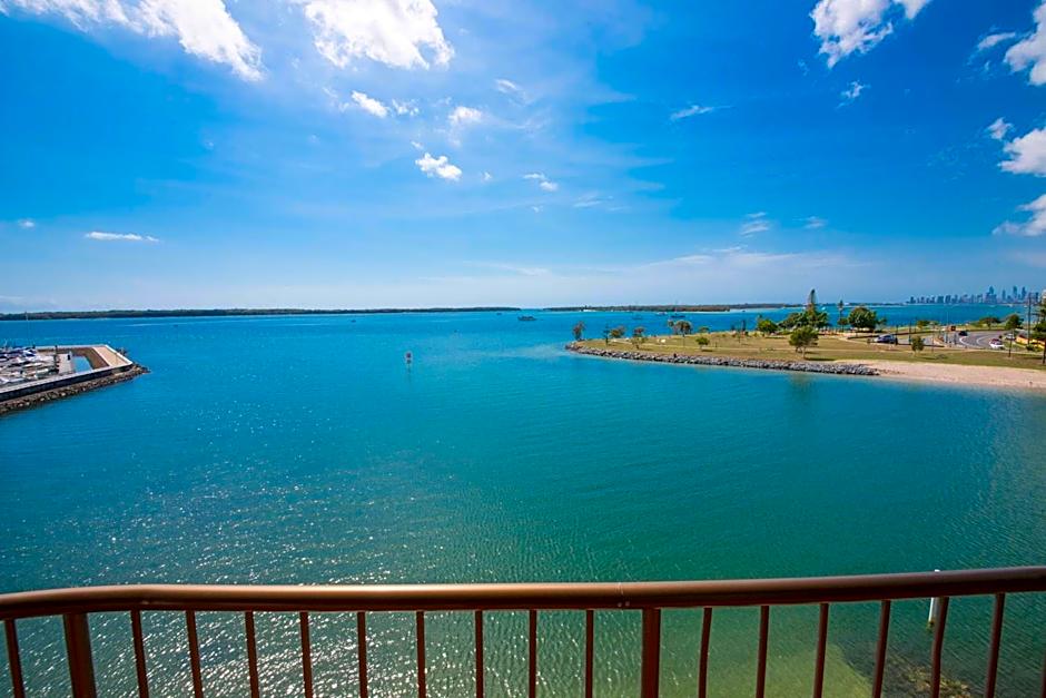 Broadwater Shores Waterfront Apartments