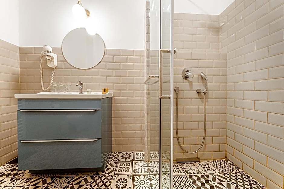 CASA CHITIC - HOTEL & RESTAURANT- Str Nicolae Balcescu 13