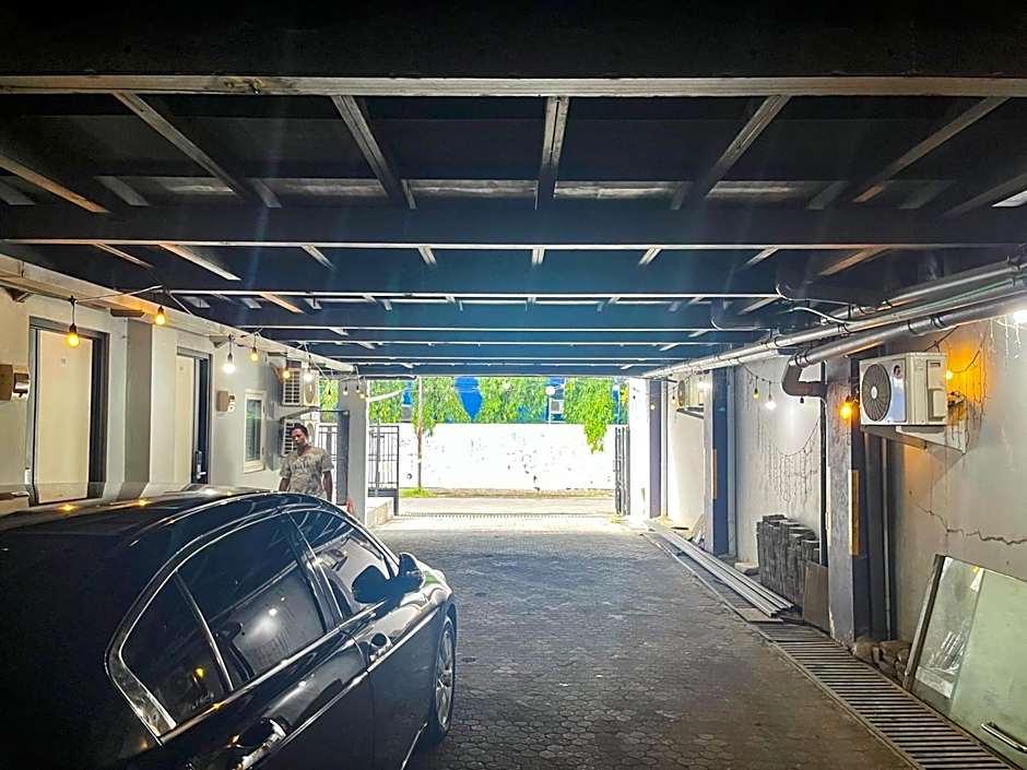 Torisan Hotel By RedDoorz – Semarang, IA