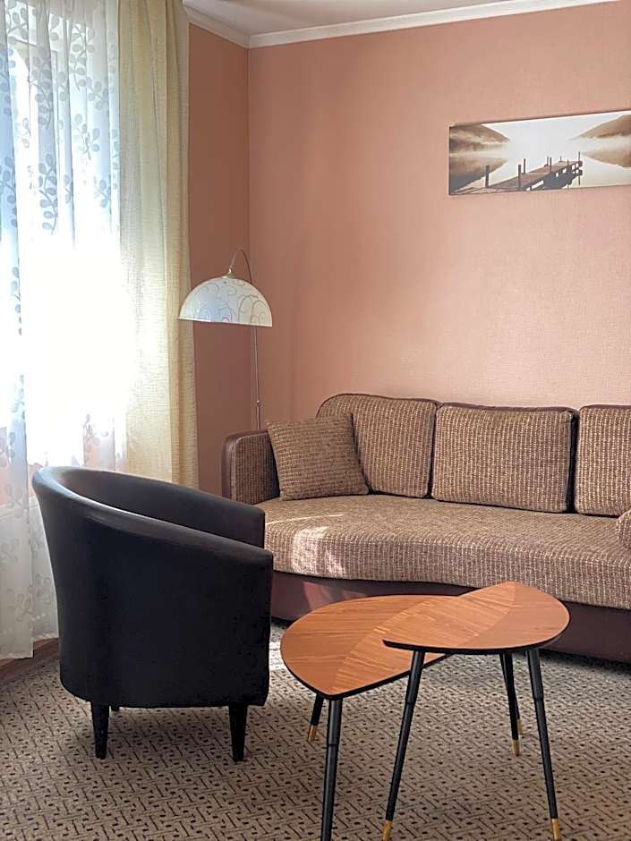 Hotel BEST with FREE PARKING