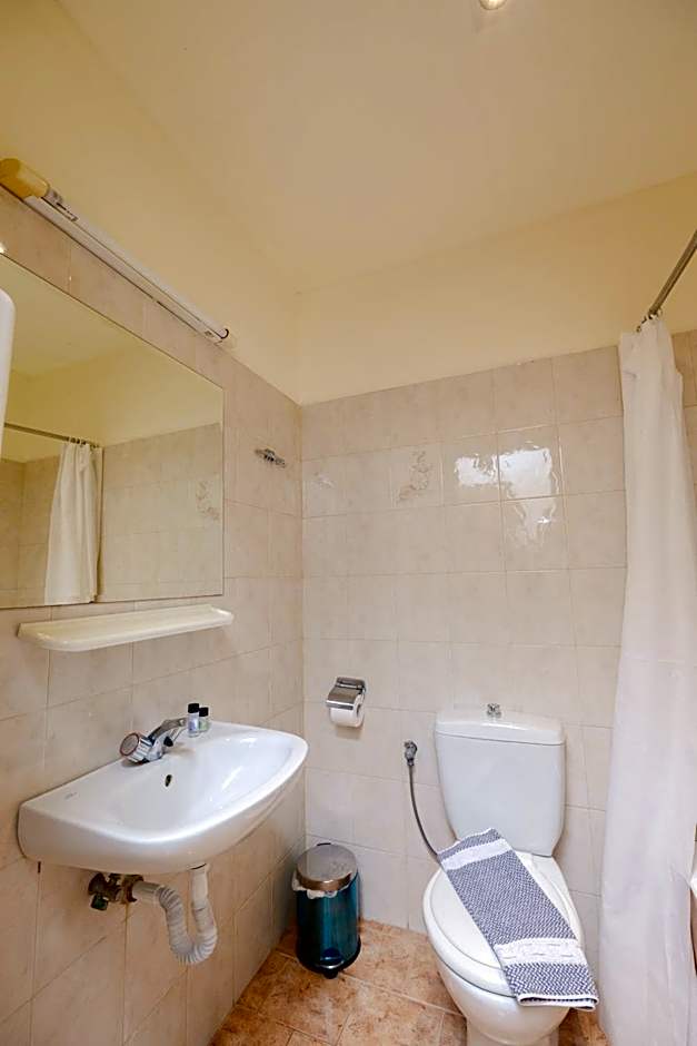 Heleni Beach Hotel