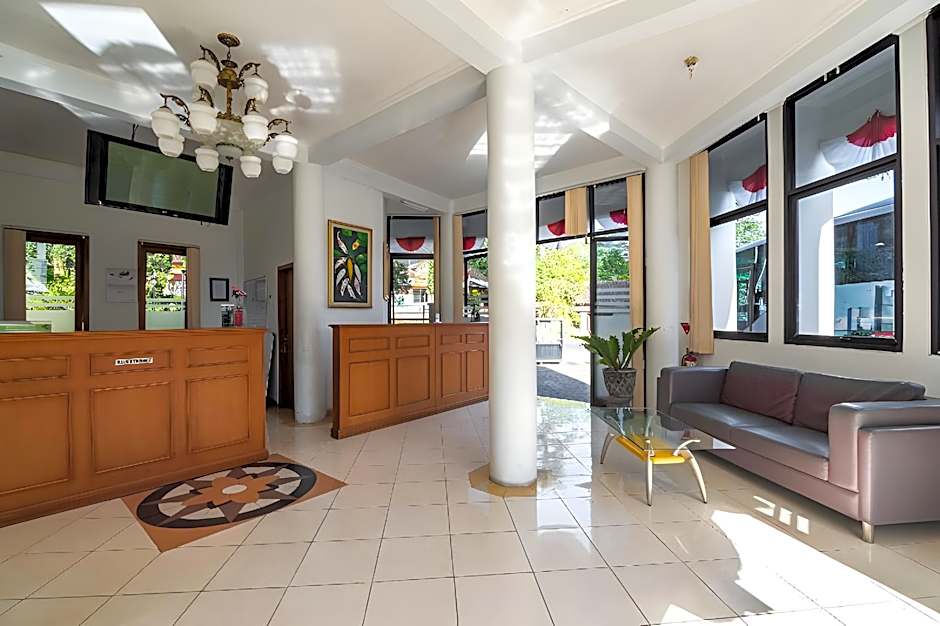 Tripletree Sinergi Hotel Tretes