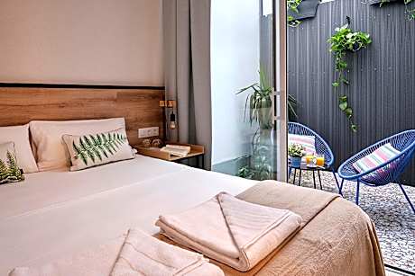 Double Room with Patio - Non-Smoking