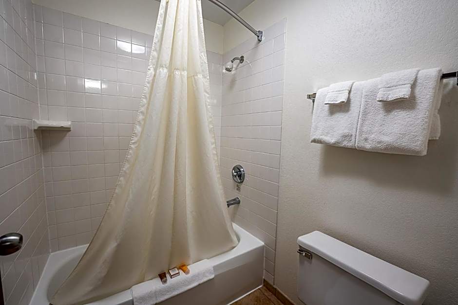 Christopher Inn and Suites