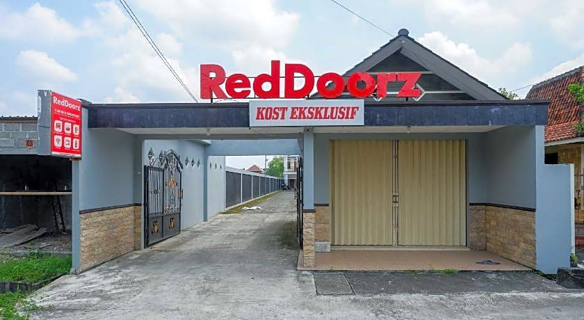 RedDoorz Syariah near RS Hermina Yogyakarta
