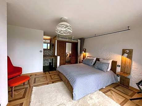 Deluxe King Room