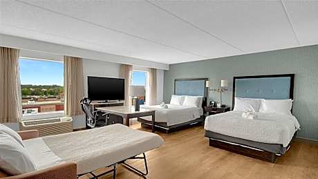 Queen Studio Suite with Two Queen Beds - Non-Smoking