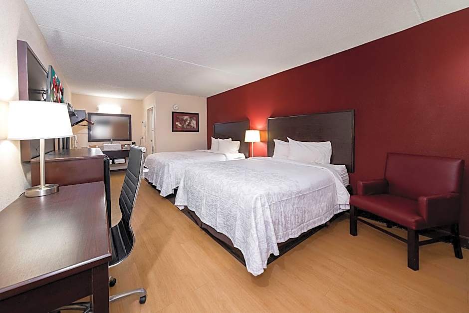 Red Roof PLUS+ Huntsville - Madison