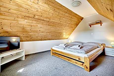Quadruple Room with Private Bathroom