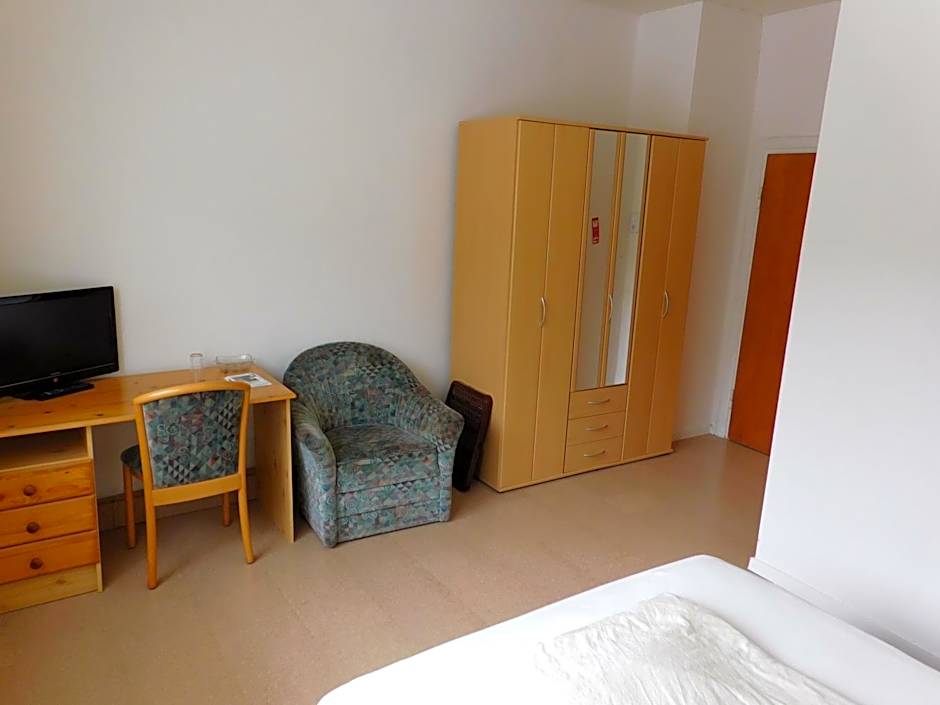 Hotel Pension am Kurmittelhaus