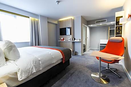 Double Room with Free Hot Breakfast - Accessible