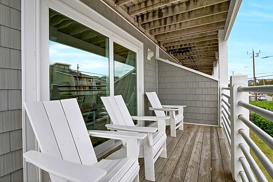 Sandpeddler Inn and Suites