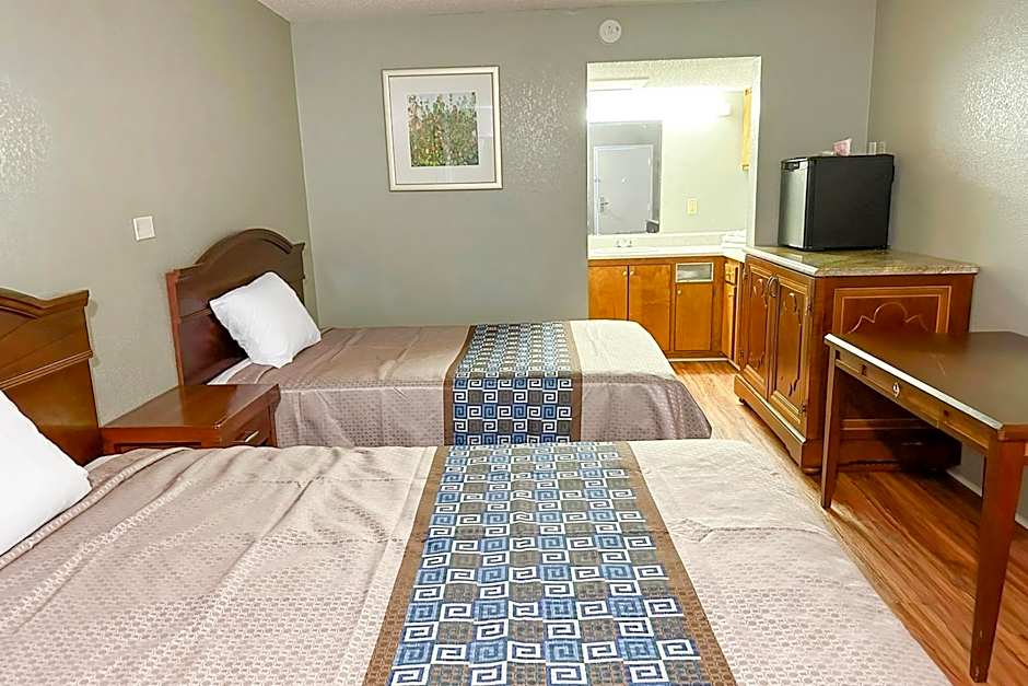 Hahira Inn By OYO near Valdosta