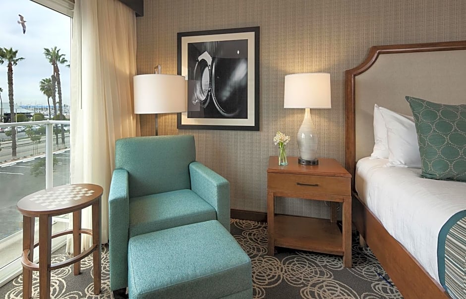 Redondo Beach Hotel, Tapestry Collection by Hilton