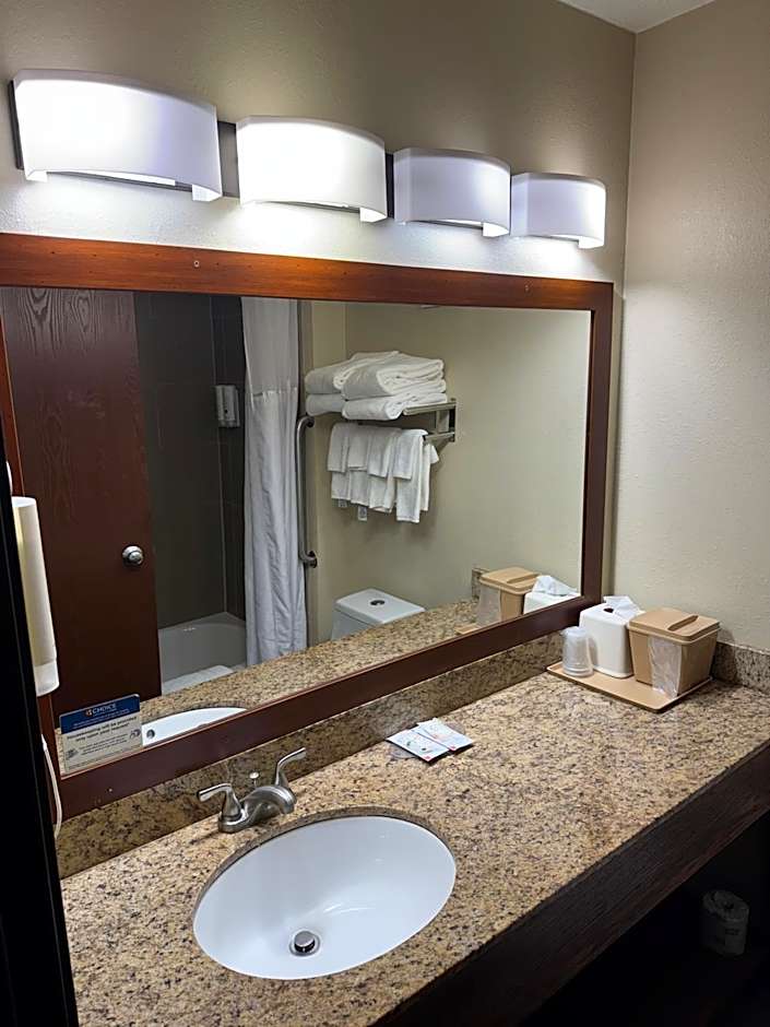 Quality Inn & Suites Green Bay - Ashwaubenon