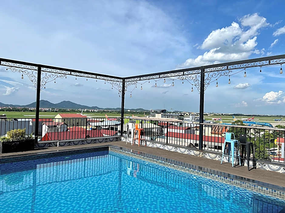 Paragon Noi Bai Hotel and Pool