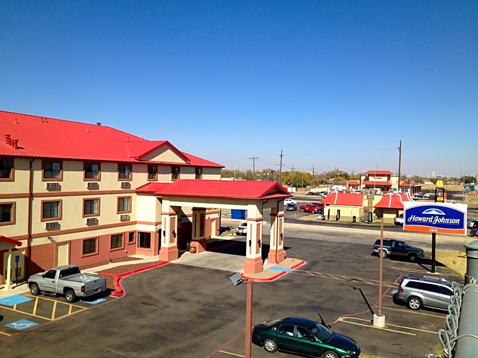 Howard Johnson by Wyndham Lubbock TX
