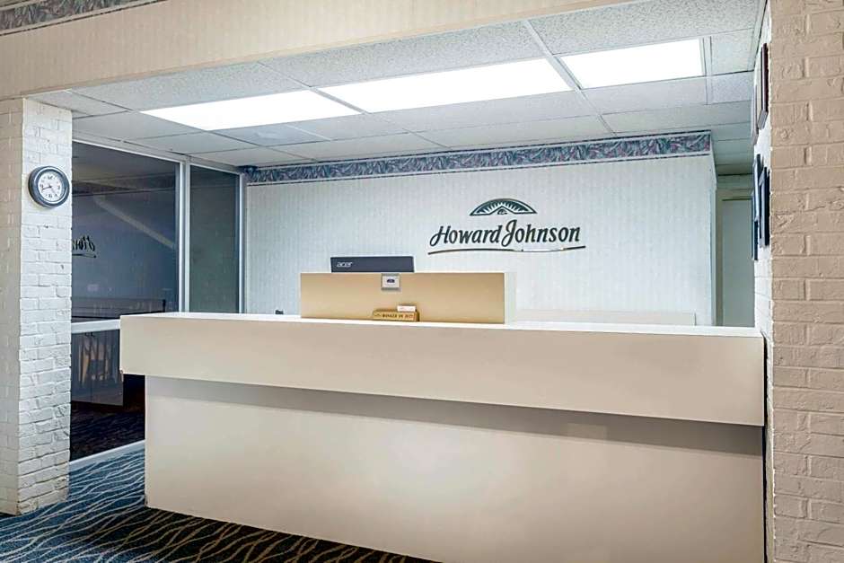 Howard Johnson by Wyndham Commerce GA