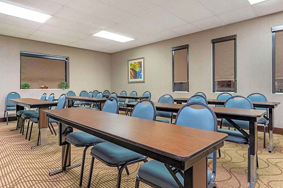 Comfort Inn & Suites Butler