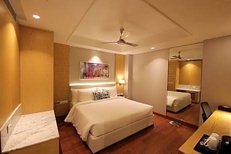 Superior King Room - Non-Smoking