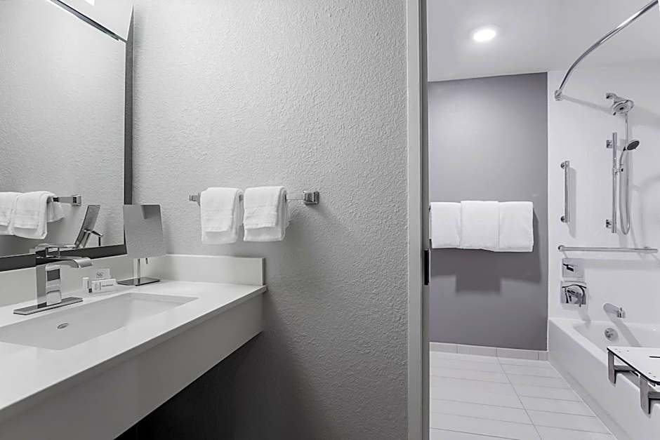 Courtyard by Marriott Tampa Brandon