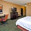 Hampton Inn & Suites Waco-South