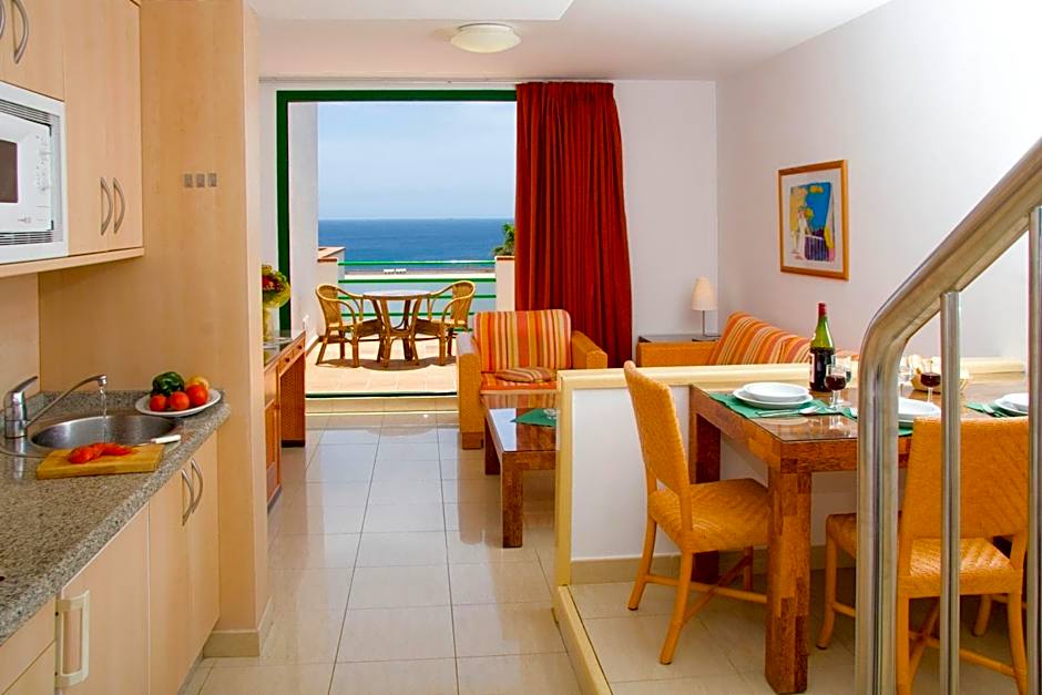 Aparthotel Esquinzo Y Monte Del Mar