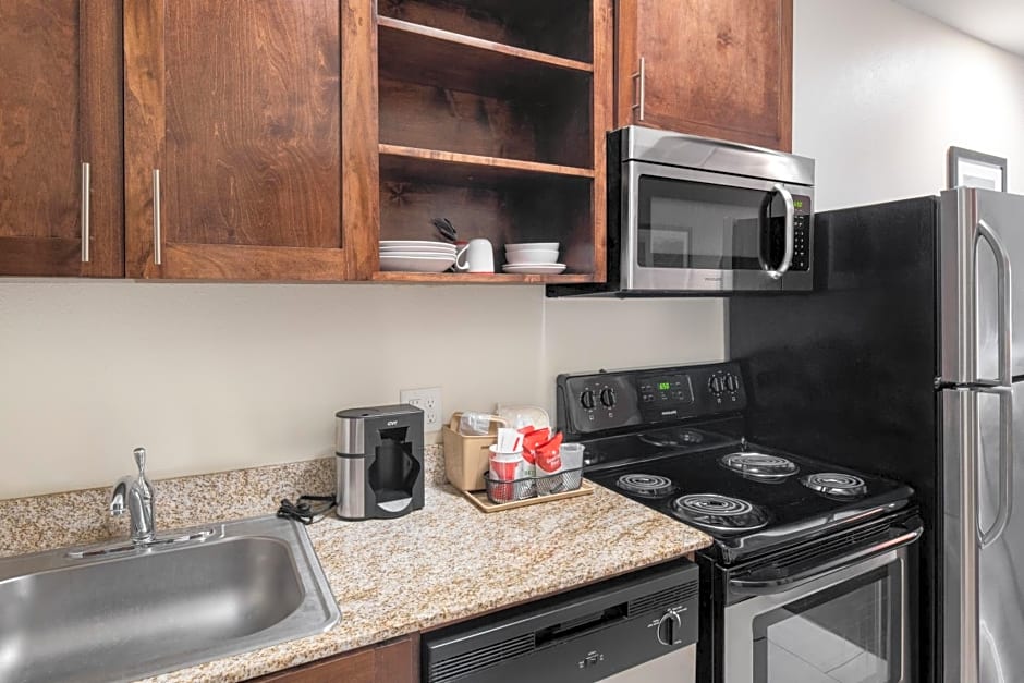 Home Away Kitchen Suites Enid