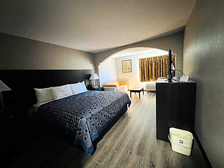 Econo Lodge Inn & Suites