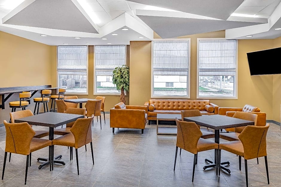 Super 8 by Wyndham Moosonee