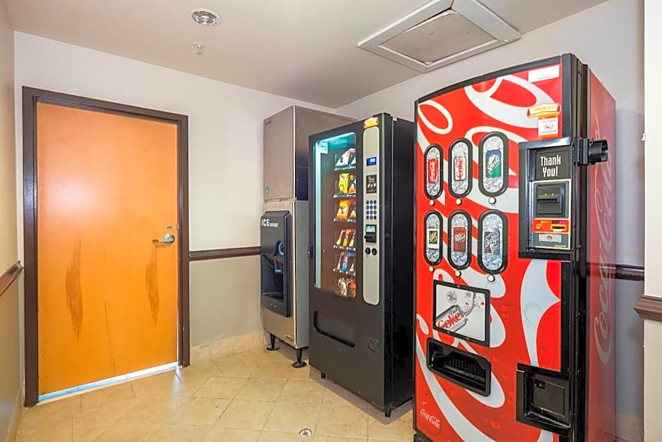 Red Roof Inn & Suites Biloxi - Ocean Springs