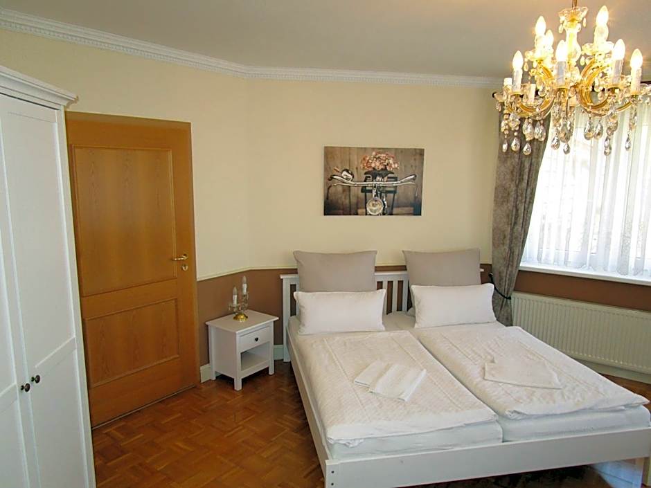 Hotel garni SEESCHLÖSSCHEN