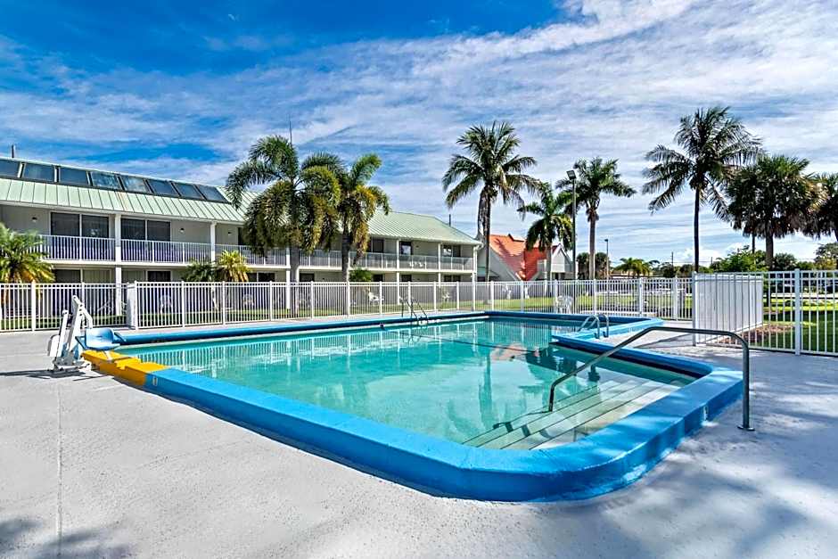 Howard Johnson by Wyndham Vero Beach / Downtown