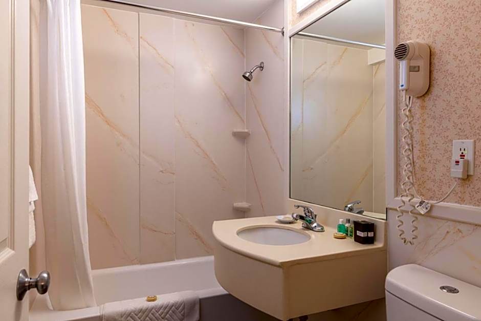 Ogunquit Hotel and Suites