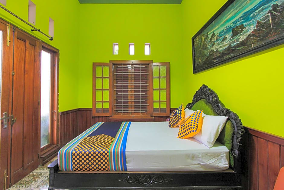 SPOT ON 2490 Griya Kencana Homestay