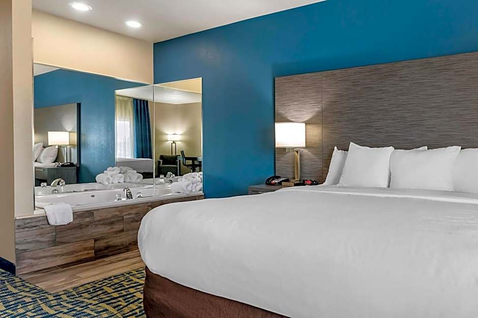 Comfort Inn & Suites Pauls Valley - City Lake