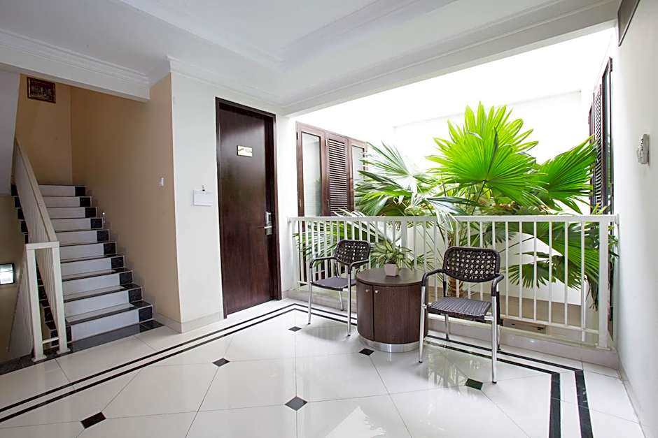 RedDoorz Plus Syariah near Mall Pondok Indah