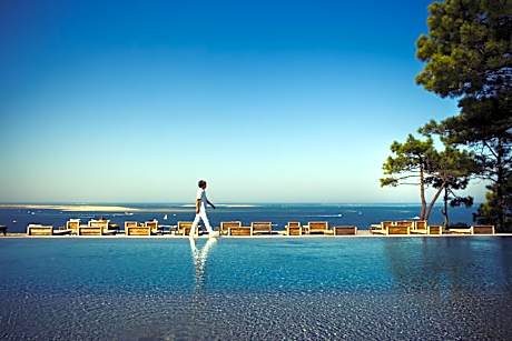 Hotel La Co(o)rniche